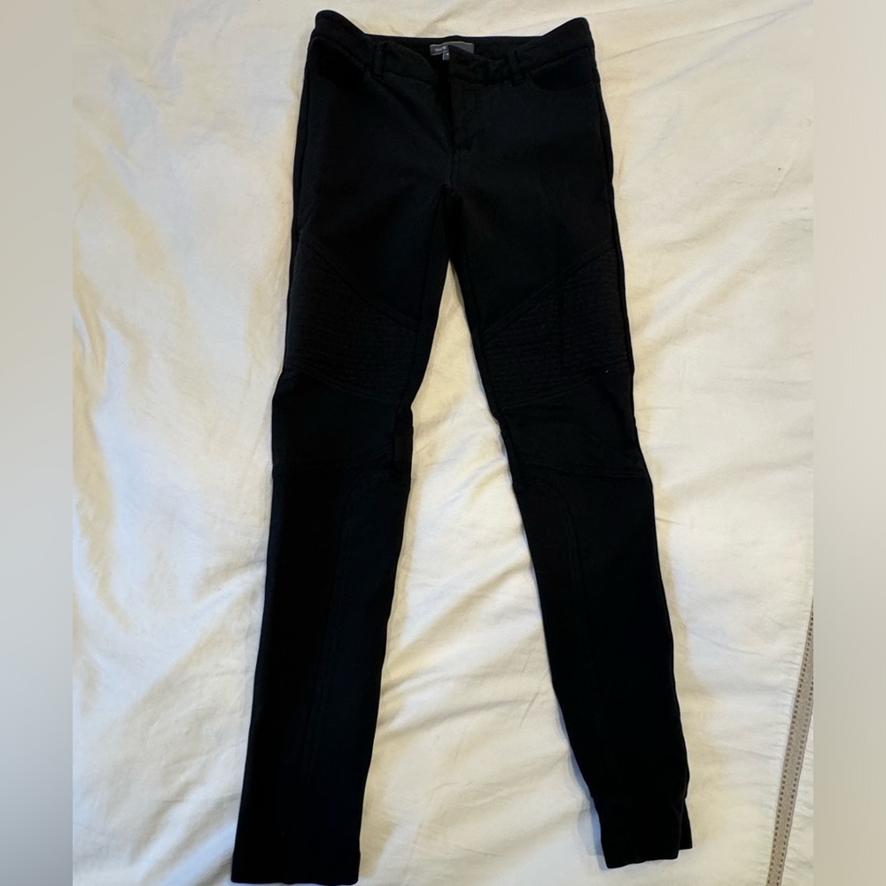 Black Vince skinny jeans size 2 with detail on leg as seen in photo